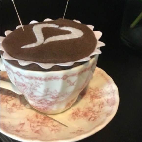 Sewing pin cushion latte heart tea cup & saucer - Picture 3 of 6